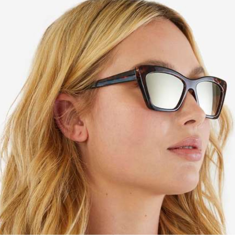 VINCE CAMUTO Cat-Eye Sunglasses in Faux Tortoiseshell VC899 - Picture 4 of 12